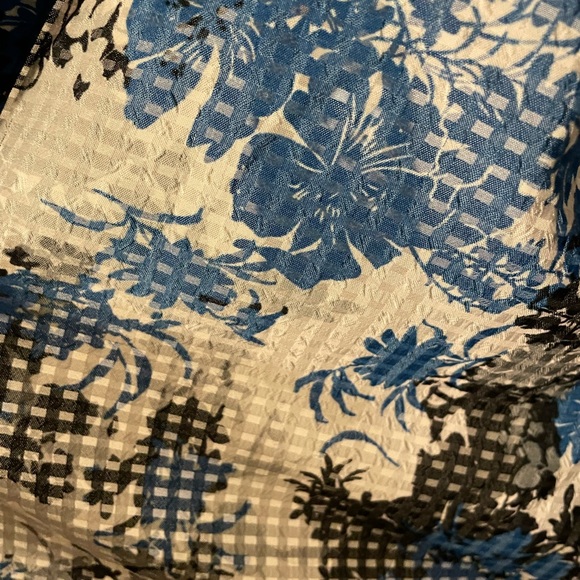 Pretty blouse - Picture 4 of 7